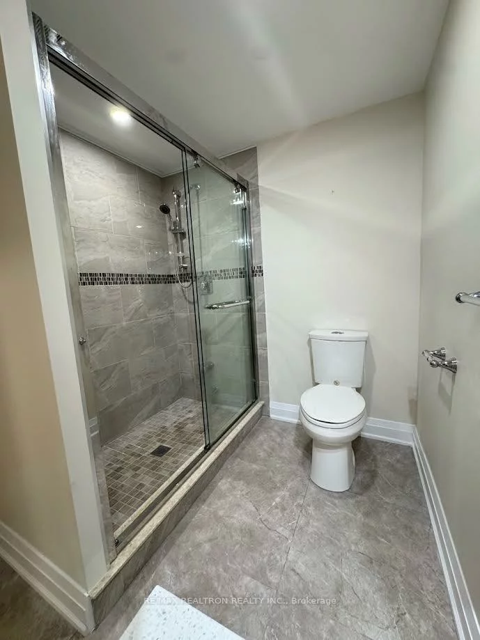 100, Larratt, Westbrook, Richmond Hill