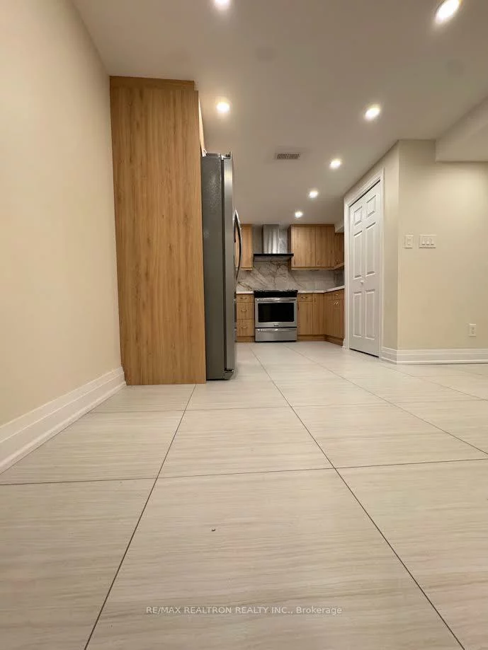 100, Larratt, Westbrook, Richmond Hill