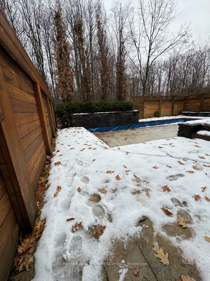 100, Larratt, Westbrook, Richmond Hill