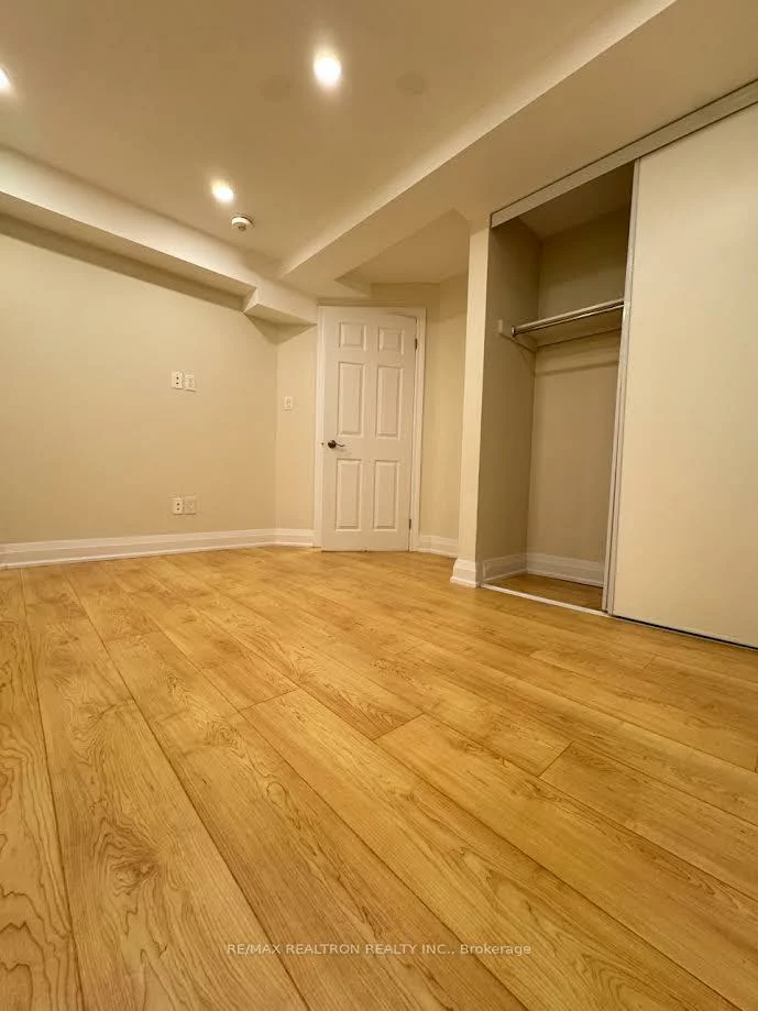 100, Larratt, Westbrook, Richmond Hill