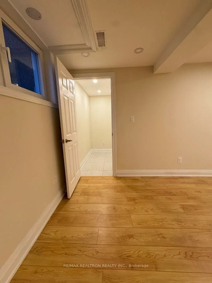 100, Larratt, Westbrook, Richmond Hill