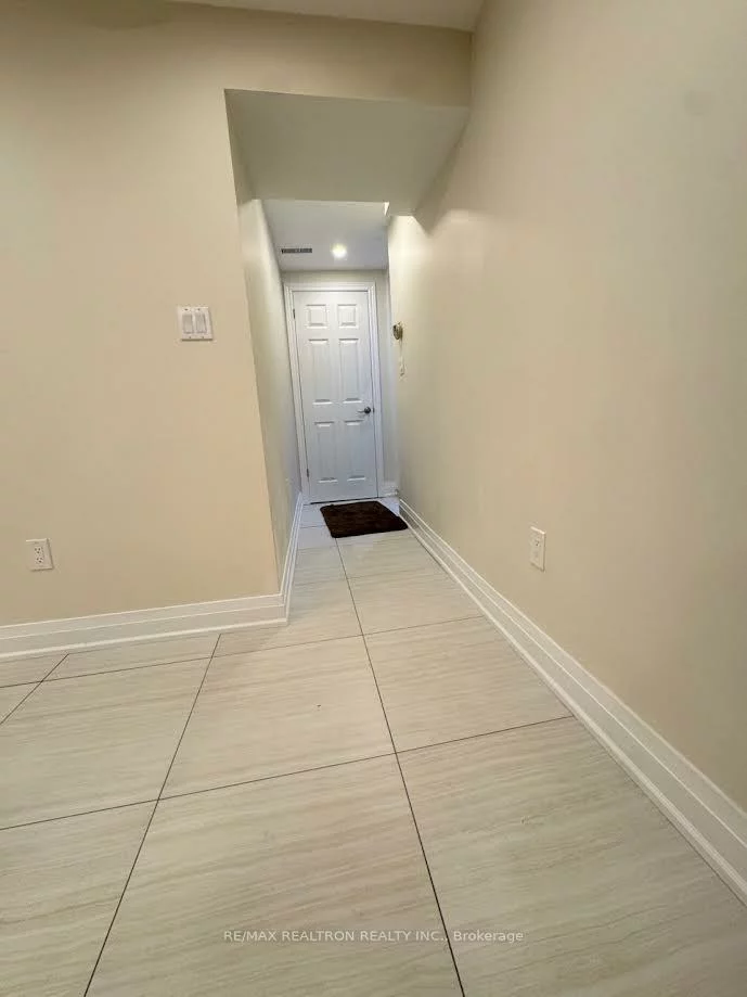 100, Larratt, Westbrook, Richmond Hill