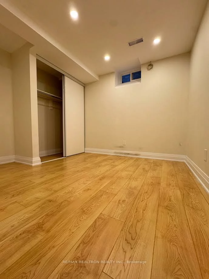 100, Larratt, Westbrook, Richmond Hill