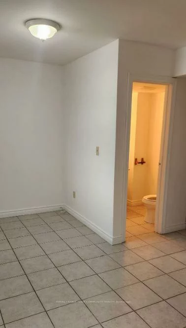 10088, Yonge, Mill Pond, Richmond Hill