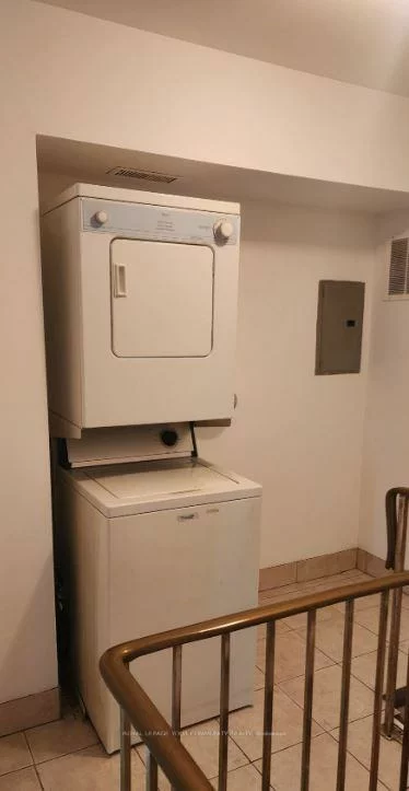 10088, Yonge, Mill Pond, Richmond Hill