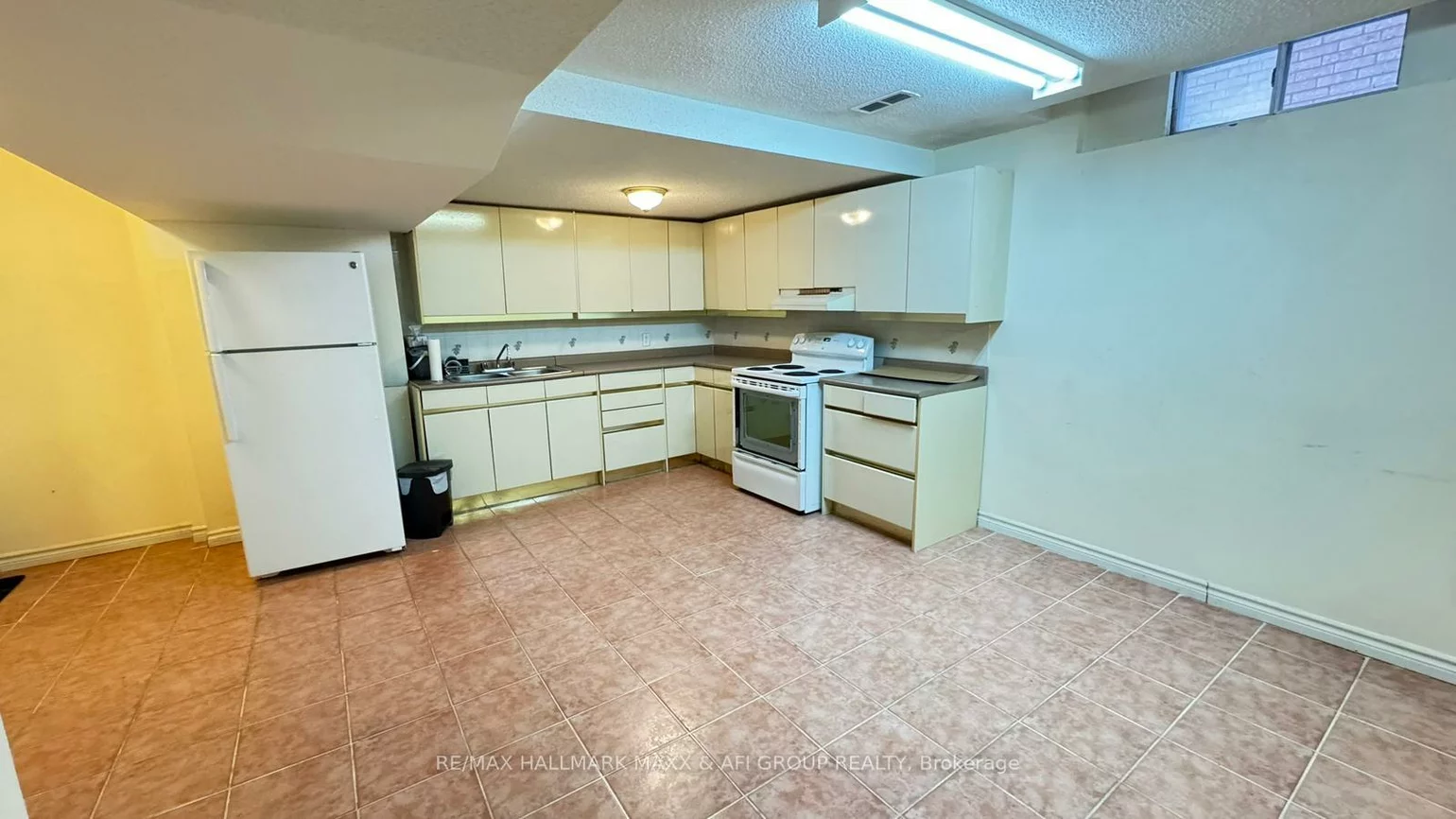 316, Valleymede, Doncrest, Richmond Hill