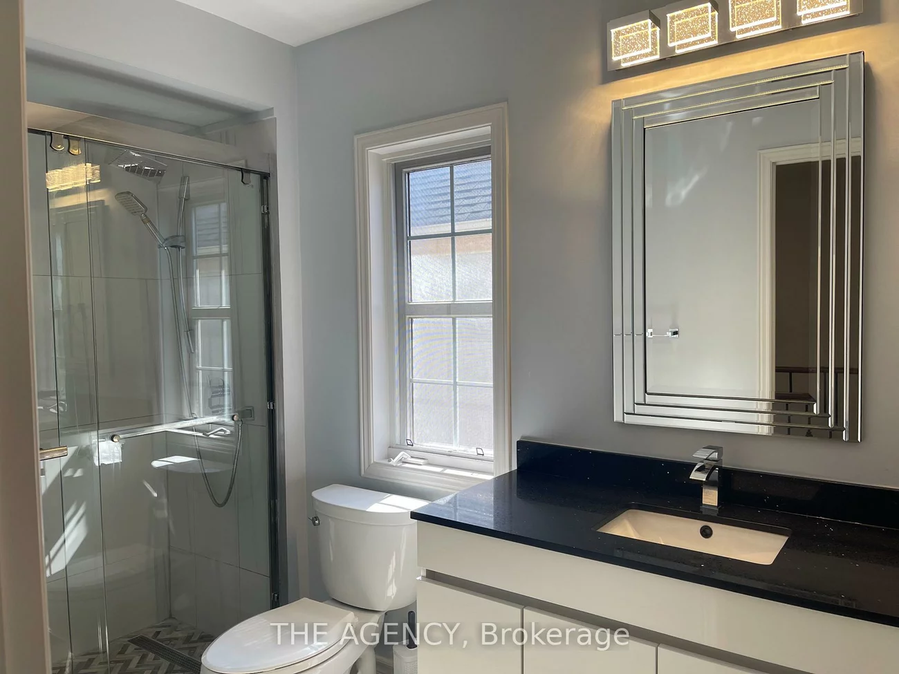 9031, Yonge, Langstaff, Richmond Hill