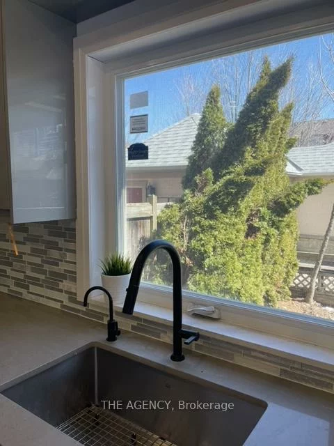 9031, Yonge, Langstaff, Richmond Hill