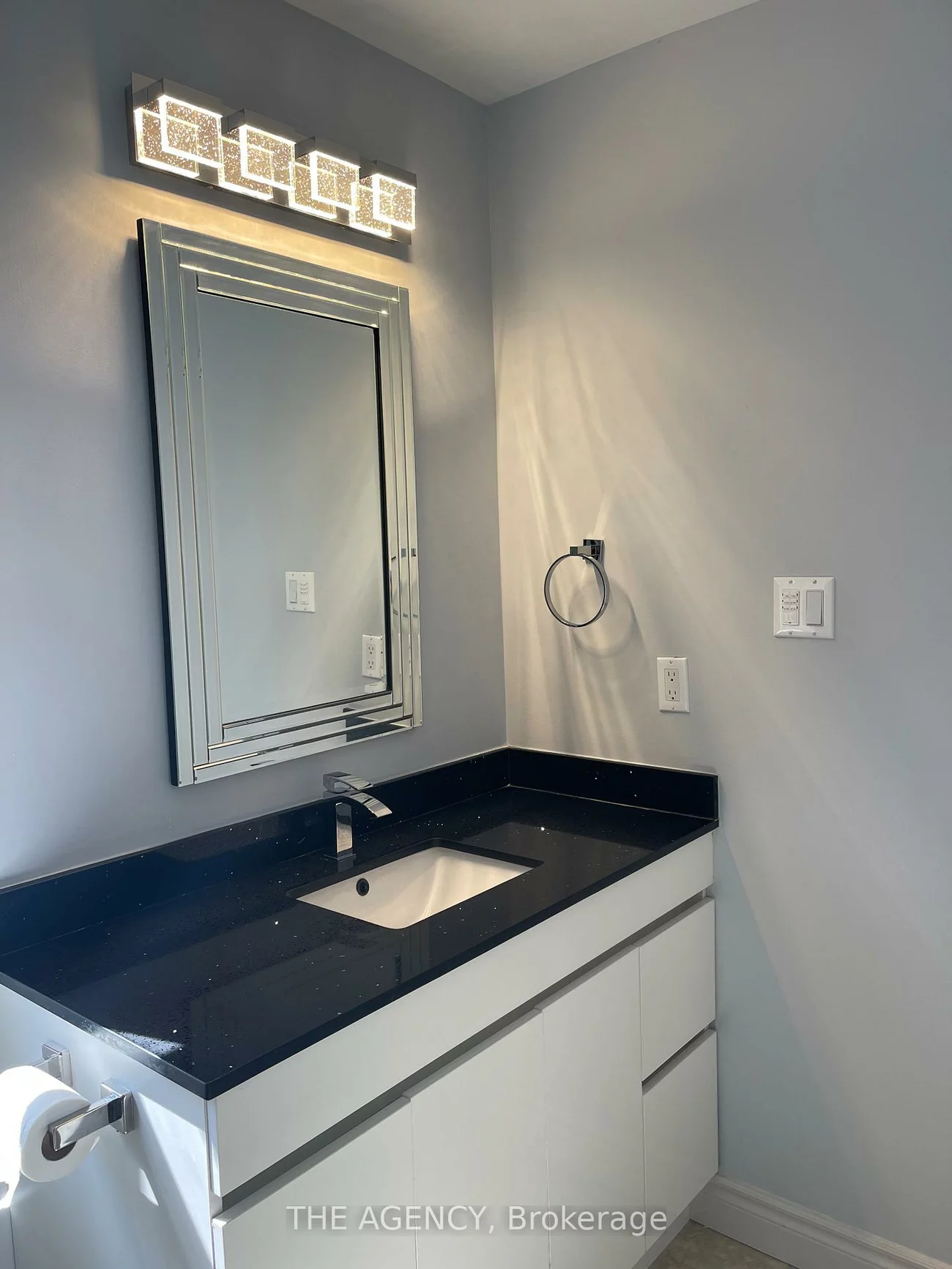 9031, Yonge, Langstaff, Richmond Hill