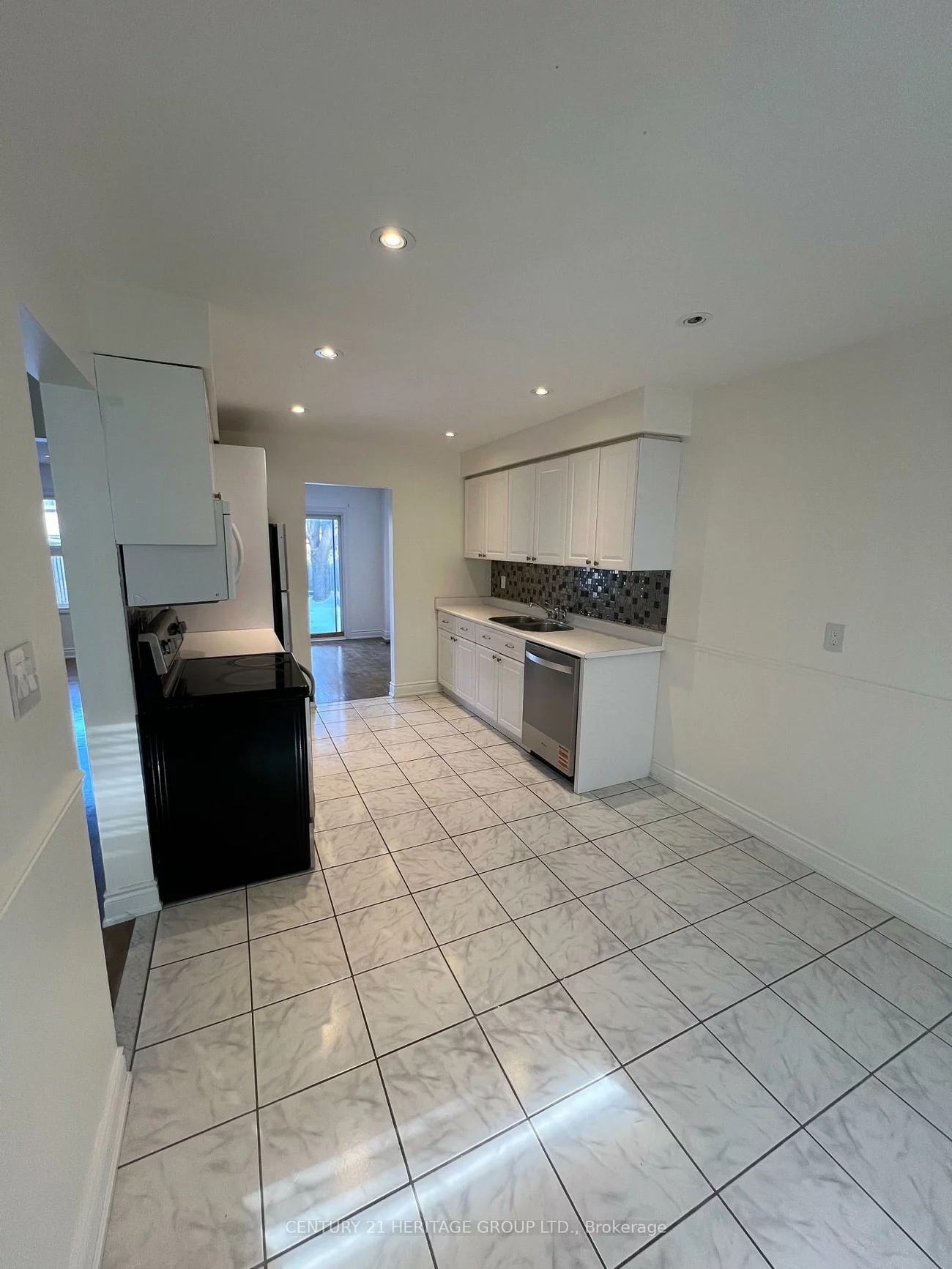 160, Don Head Village, North Richvale, Richmond Hill