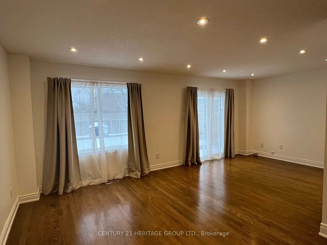 160, Don Head Village, North Richvale, Richmond Hill