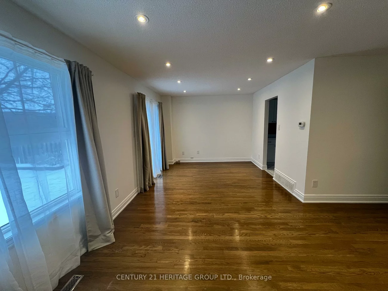 160, Don Head Village, North Richvale, Richmond Hill