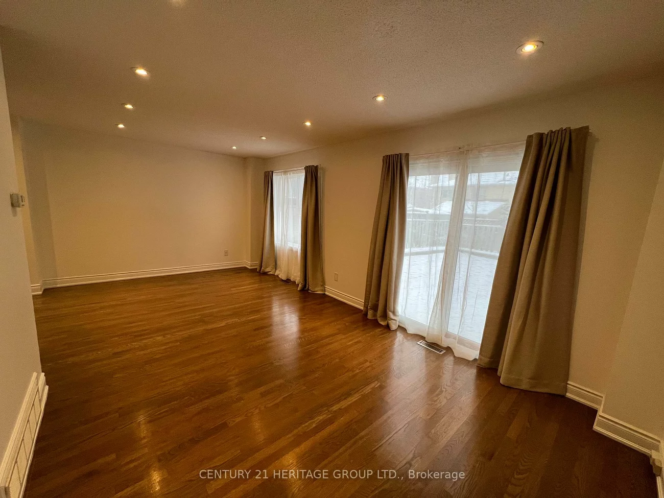 160, Don Head Village, North Richvale, Richmond Hill