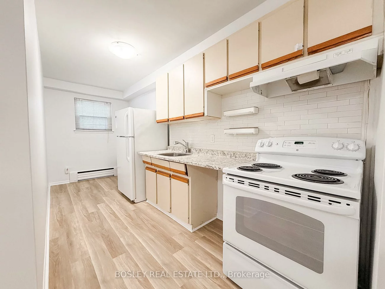 9928A, Bayview, Harding, Richmond Hill