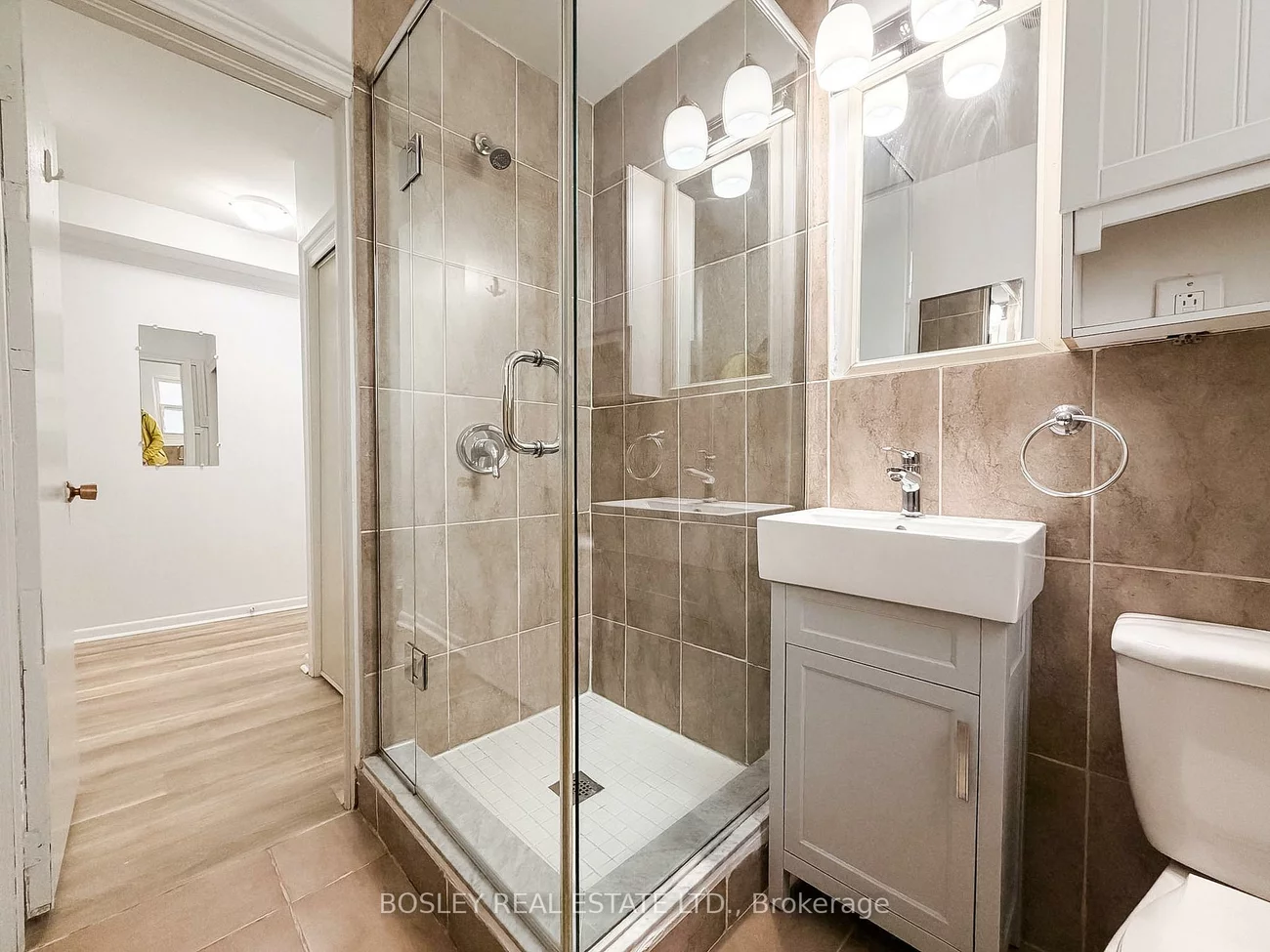 9928A, Bayview, Harding, Richmond Hill