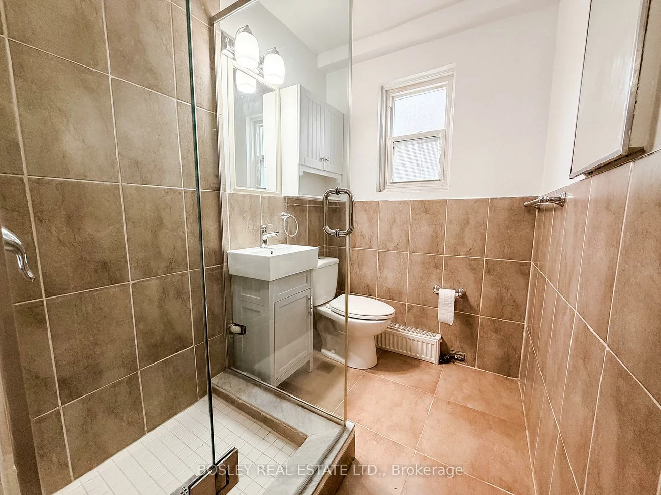 9928A, Bayview, Harding, Richmond Hill