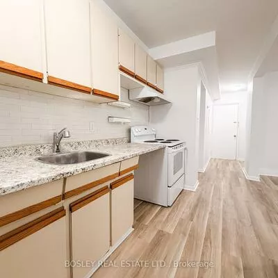 9928A, Bayview, Harding, Richmond Hill