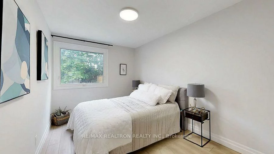 319, Taylor Mills, Crosby, Richmond Hill