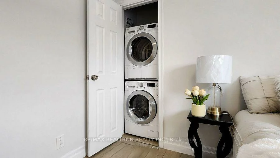 319, Taylor Mills, Crosby, Richmond Hill