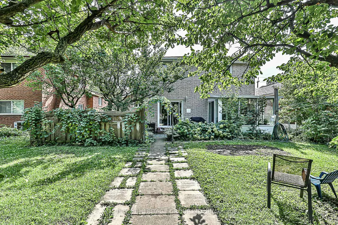 40, Weldrick, North Richvale, Richmond Hill