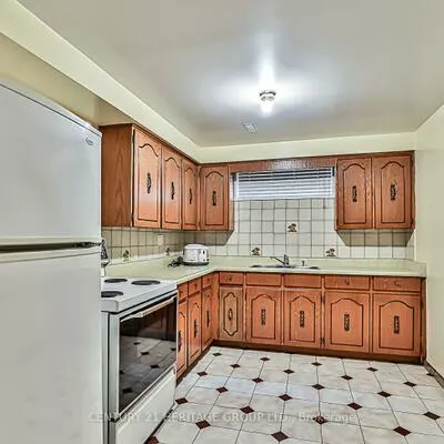 40, Weldrick, North Richvale, Richmond Hill