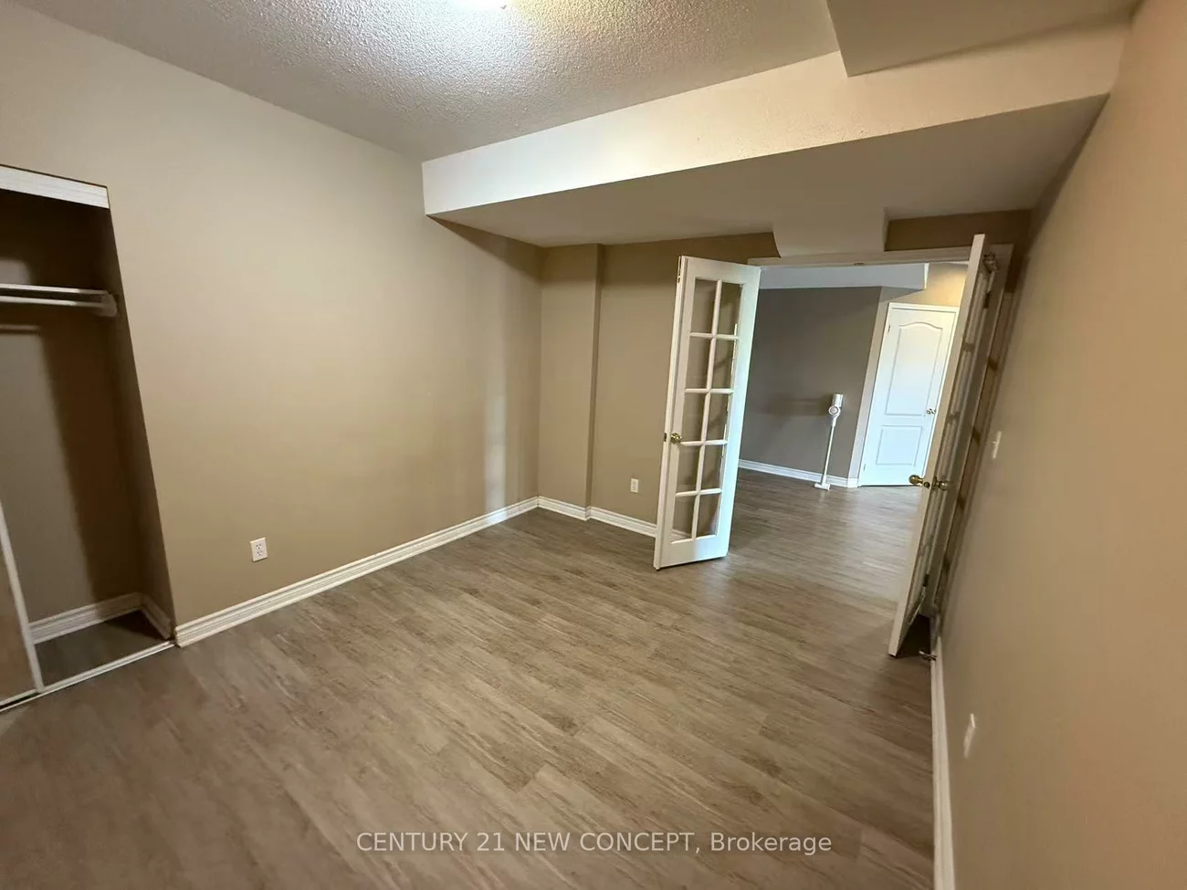 75, Alpaca, Jefferson, Richmond Hill