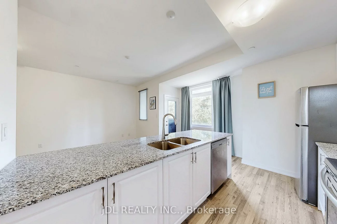 370, Red Maple, Langstaff, Richmond Hill