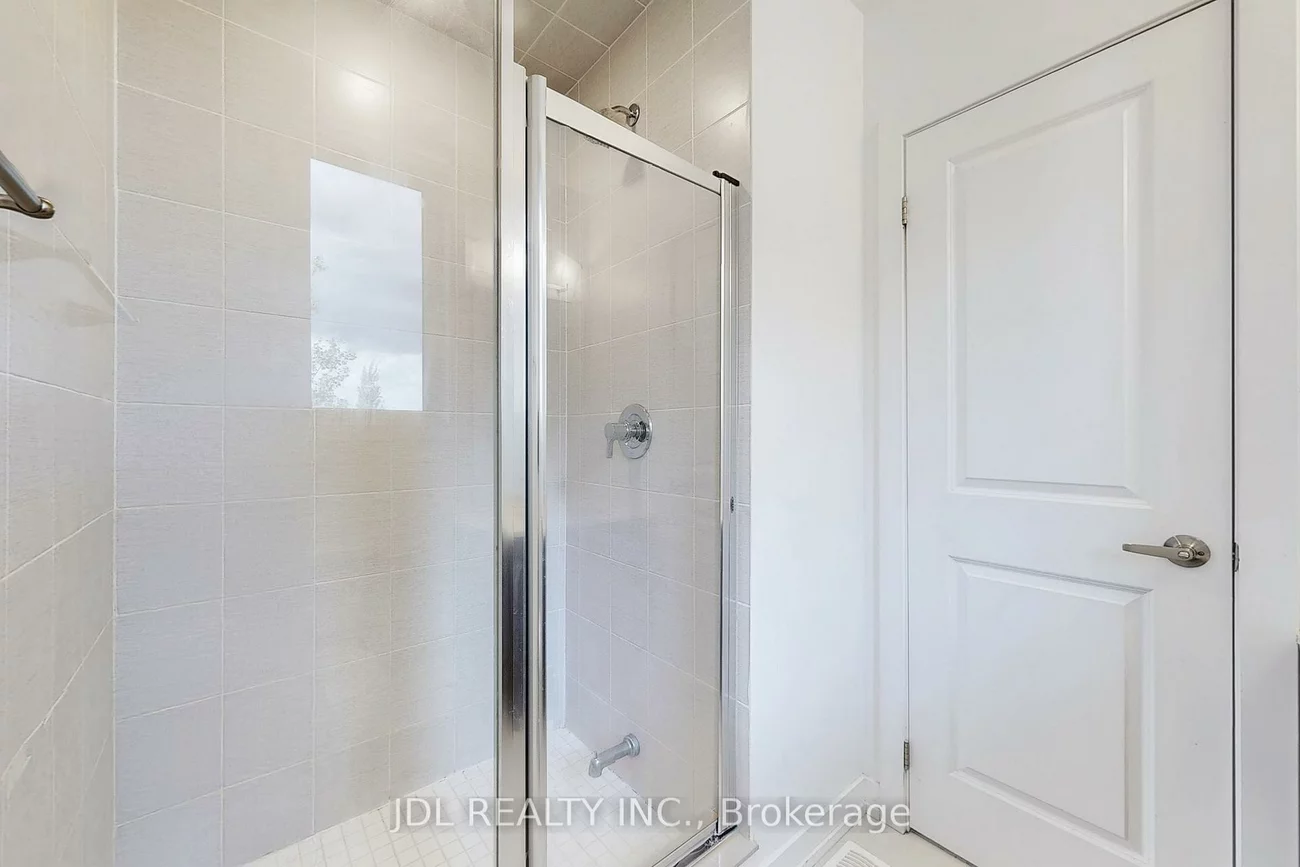 370, Red Maple, Langstaff, Richmond Hill