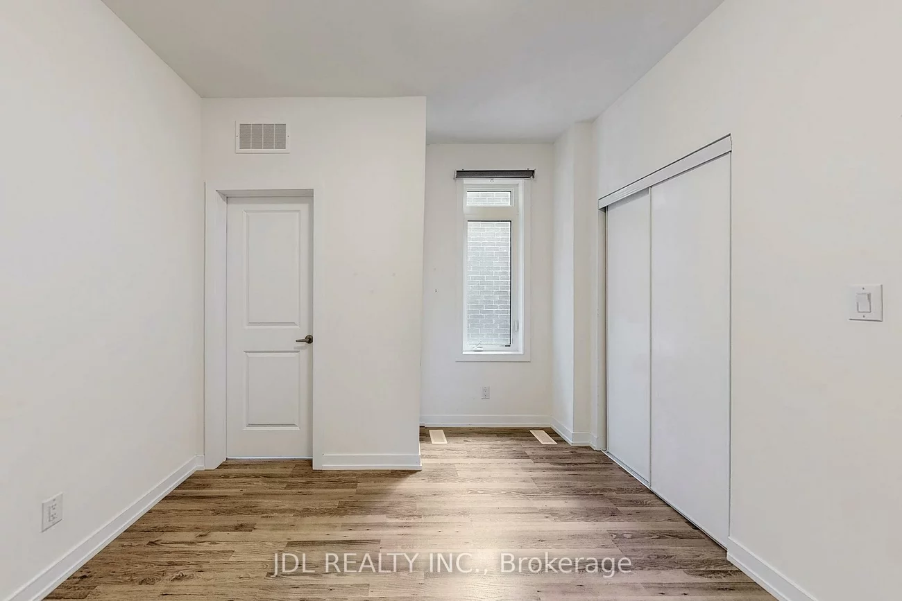 370, Red Maple, Langstaff, Richmond Hill