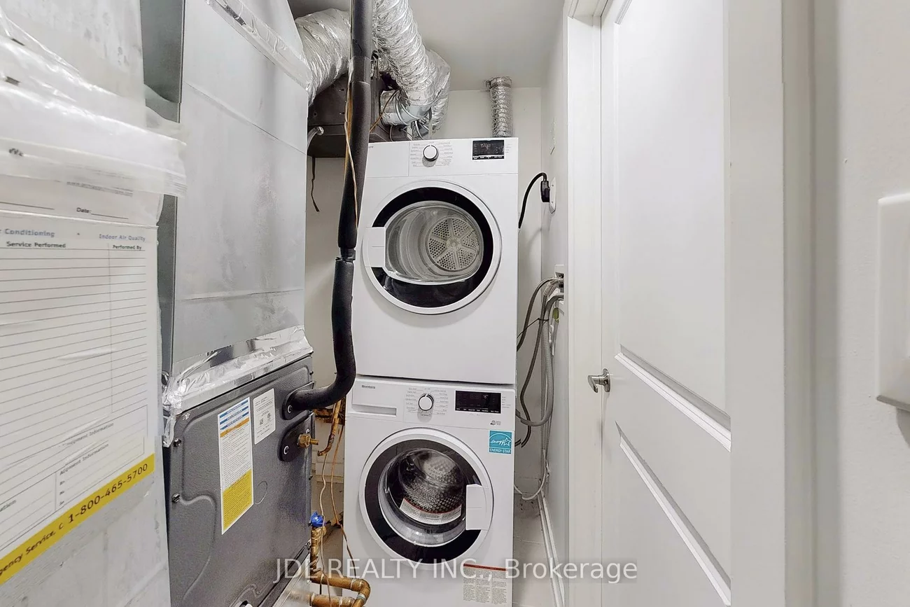 370, Red Maple, Langstaff, Richmond Hill