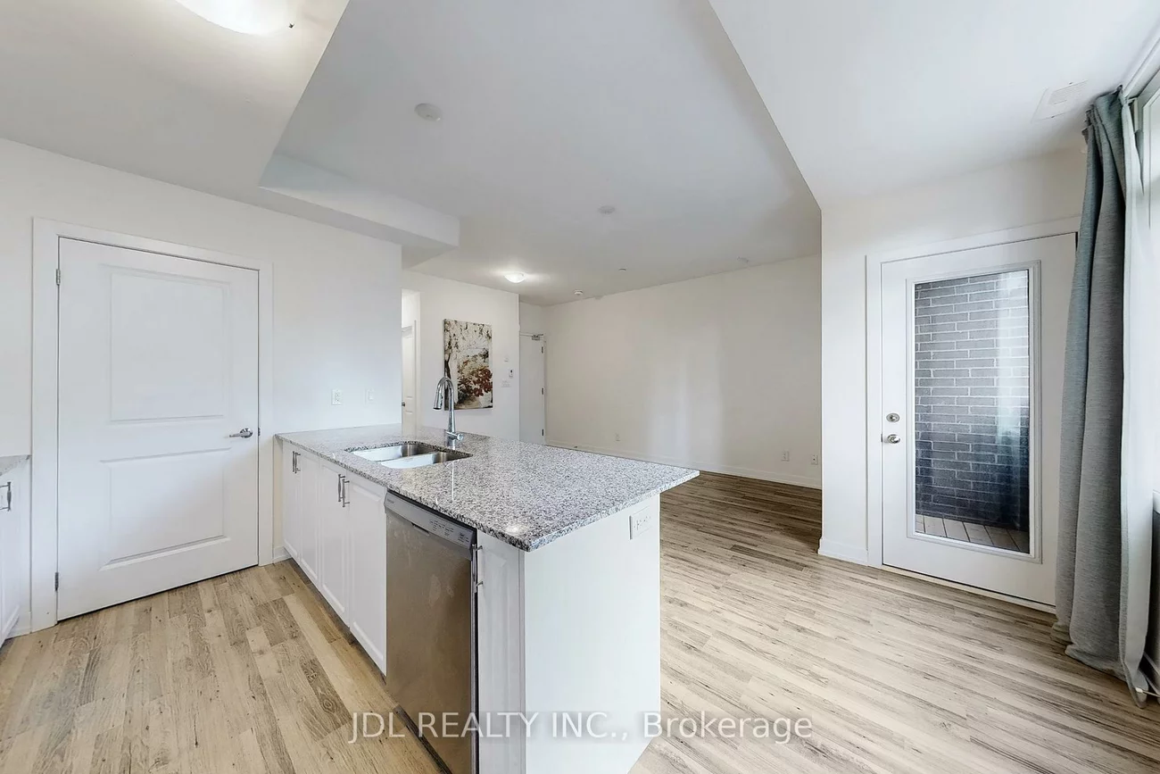 370, Red Maple, Langstaff, Richmond Hill