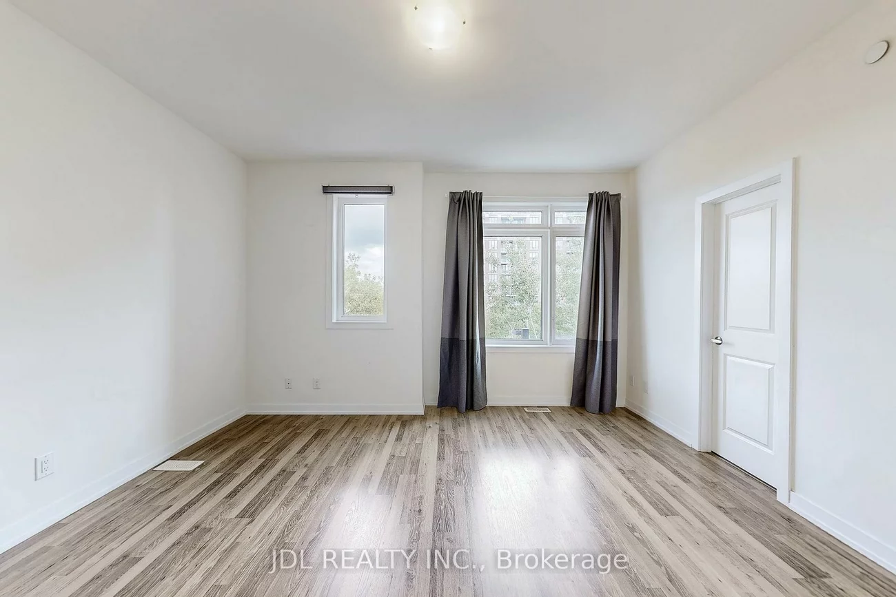 370, Red Maple, Langstaff, Richmond Hill