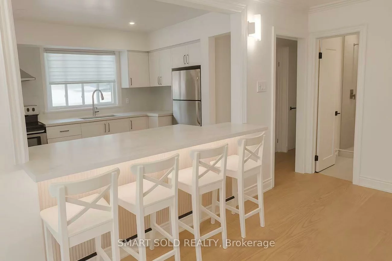 7, Sussex, Crosby, Richmond Hill