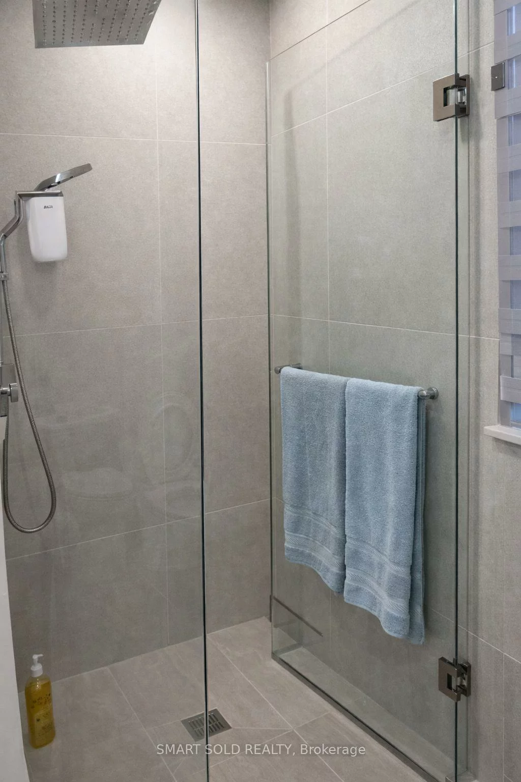 7, Sussex, Crosby, Richmond Hill