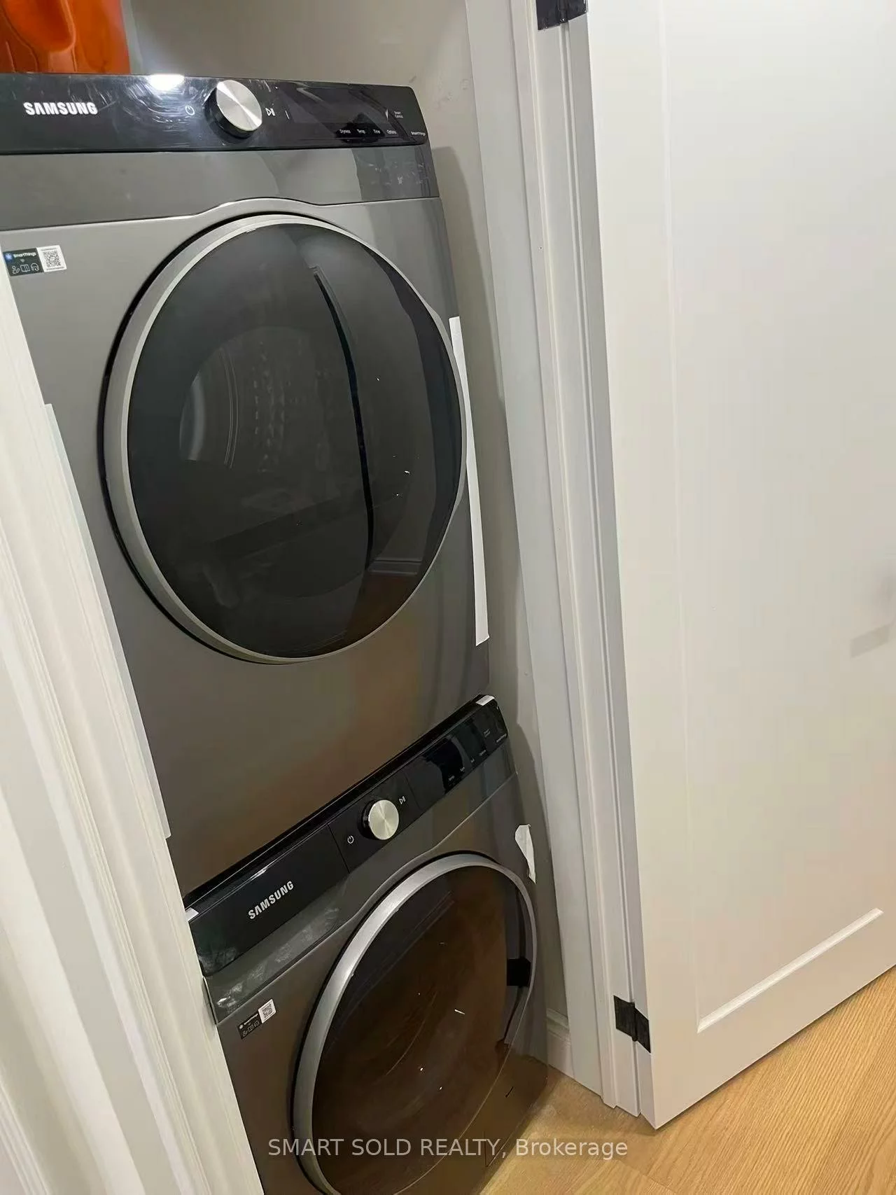 7, Sussex, Crosby, Richmond Hill