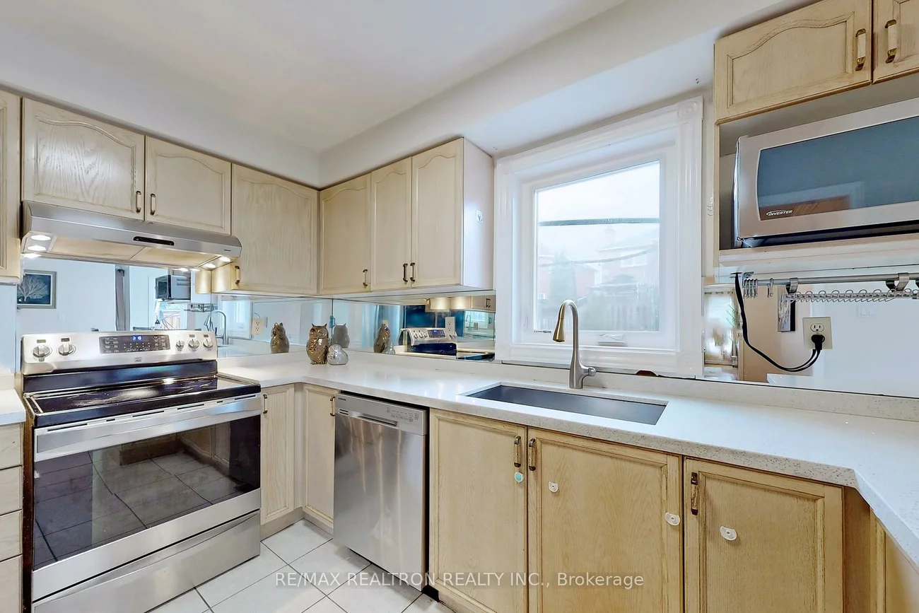 32, Subrisco, Devonsleigh, Richmond Hill