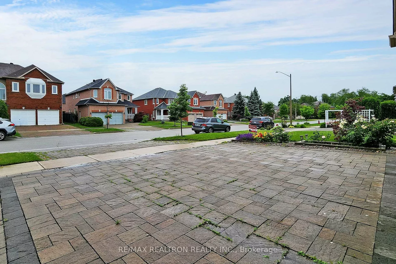 32, Subrisco, Devonsleigh, Richmond Hill