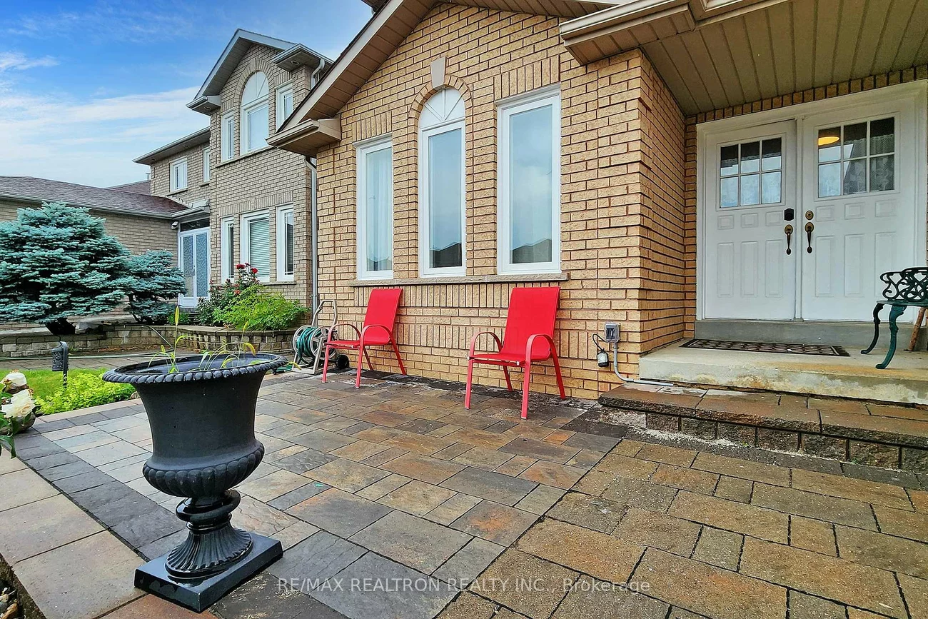 32, Subrisco, Devonsleigh, Richmond Hill