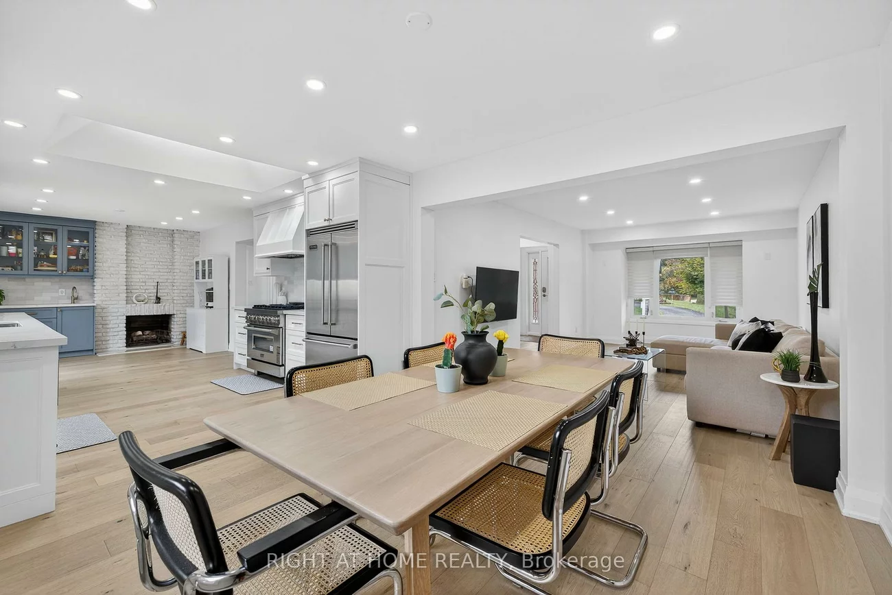 16, Mayvern, North Richvale, Richmond Hill