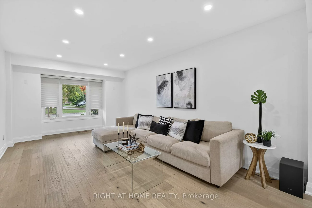 16, Mayvern, North Richvale, Richmond Hill