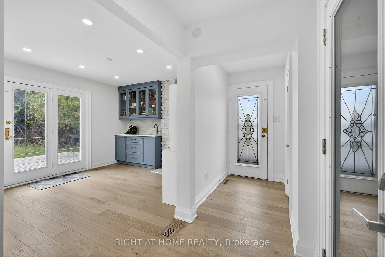 16, Mayvern, North Richvale, Richmond Hill