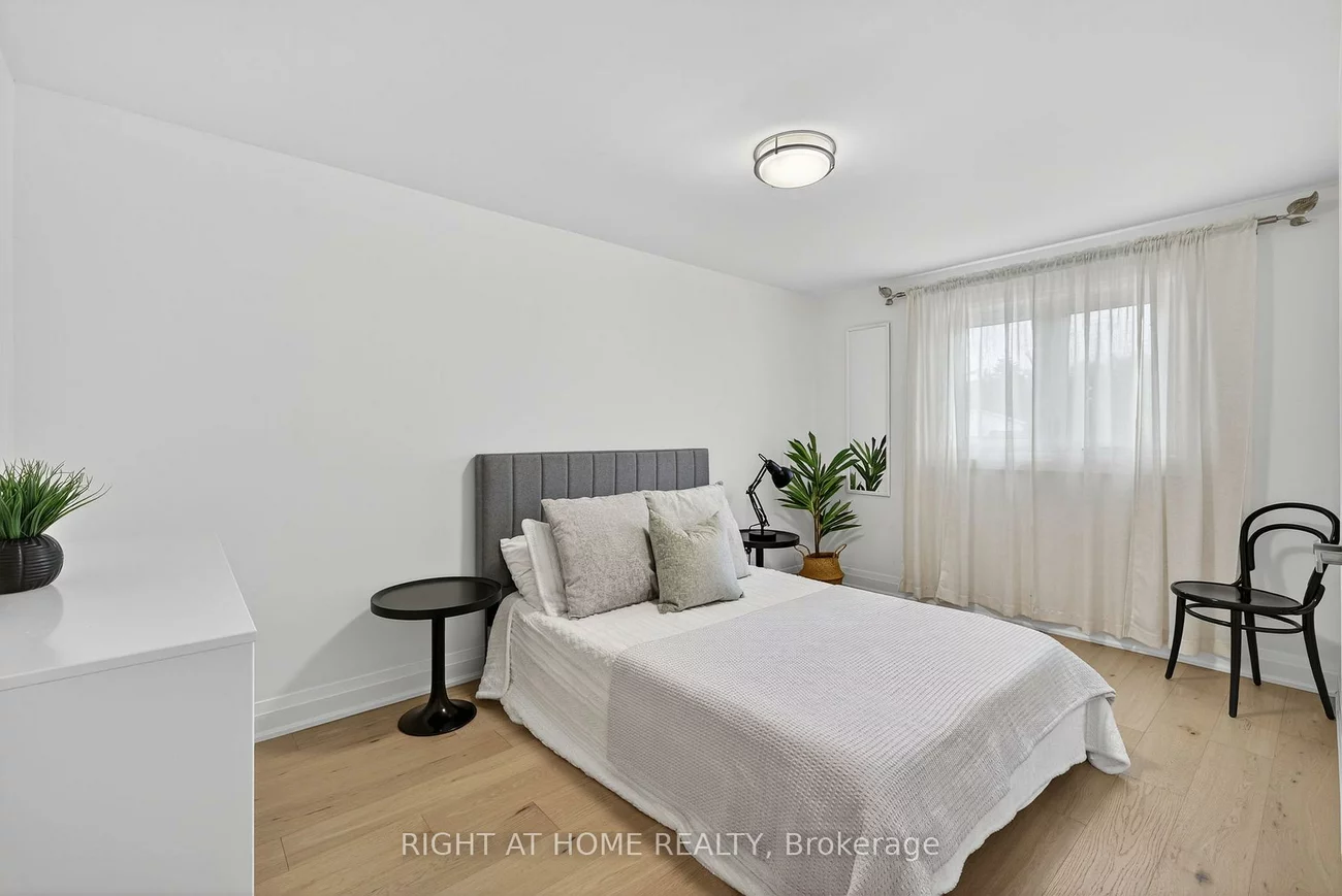 16, Mayvern, North Richvale, Richmond Hill