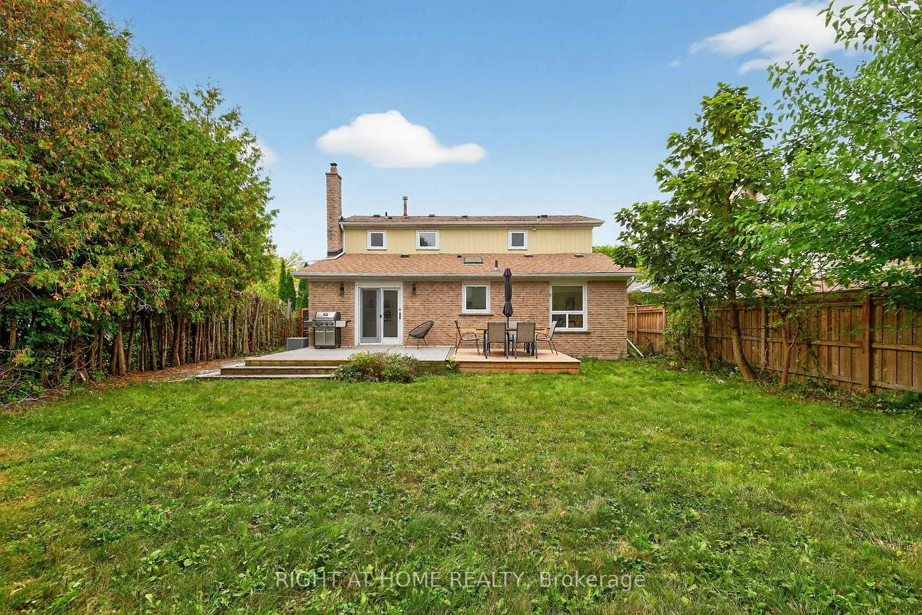 16, Mayvern, North Richvale, Richmond Hill