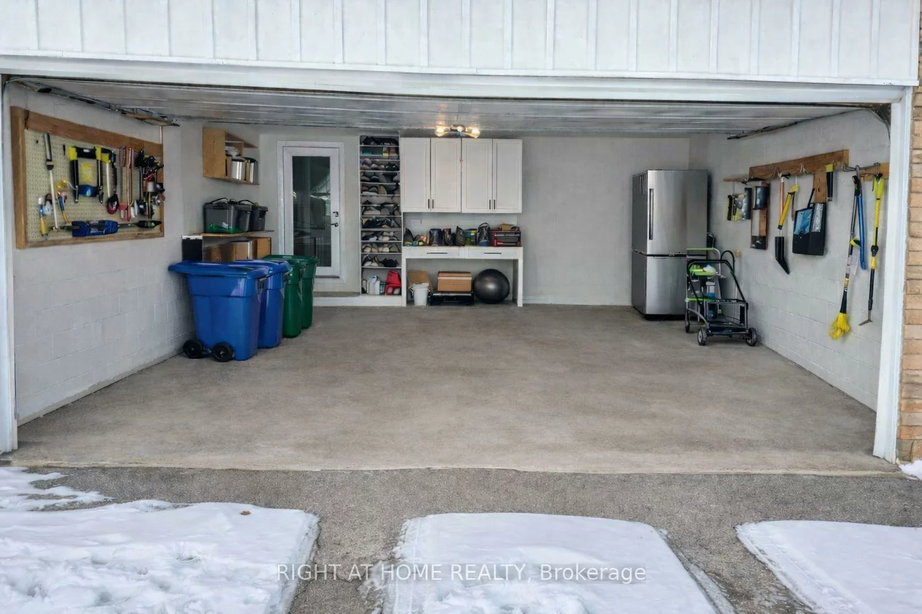 16, Mayvern, North Richvale, Richmond Hill