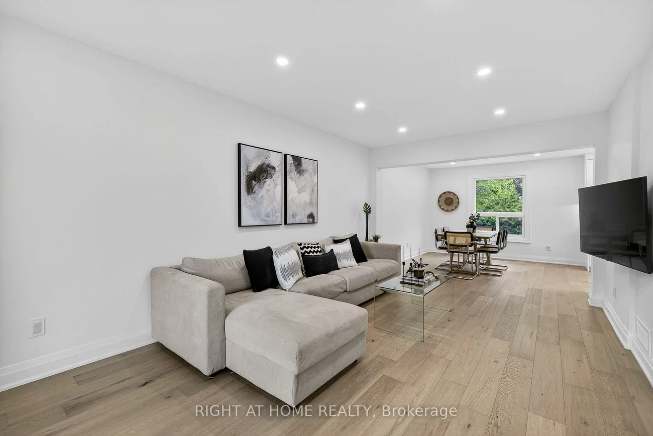 16, Mayvern, North Richvale, Richmond Hill