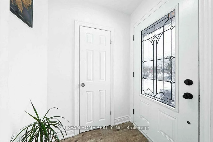 302, Crosby, Crosby, Richmond Hill