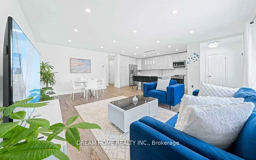 302, Crosby, Crosby, Richmond Hill