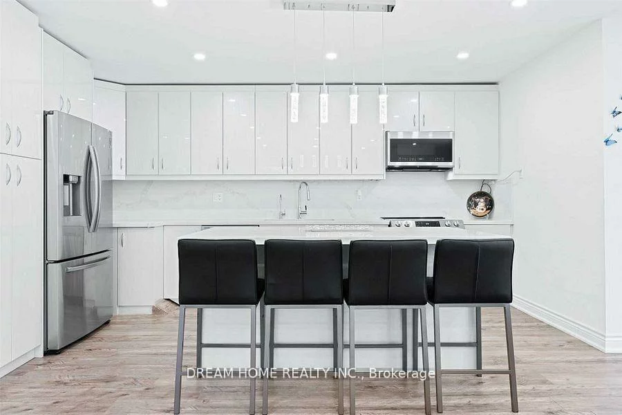 302, Crosby, Crosby, Richmond Hill