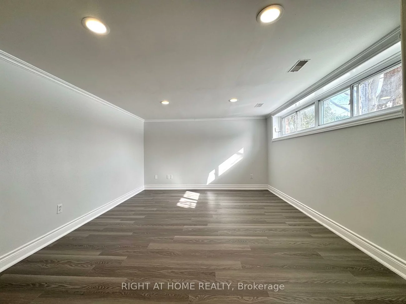 413, Fernleigh, Crosby, Richmond Hill