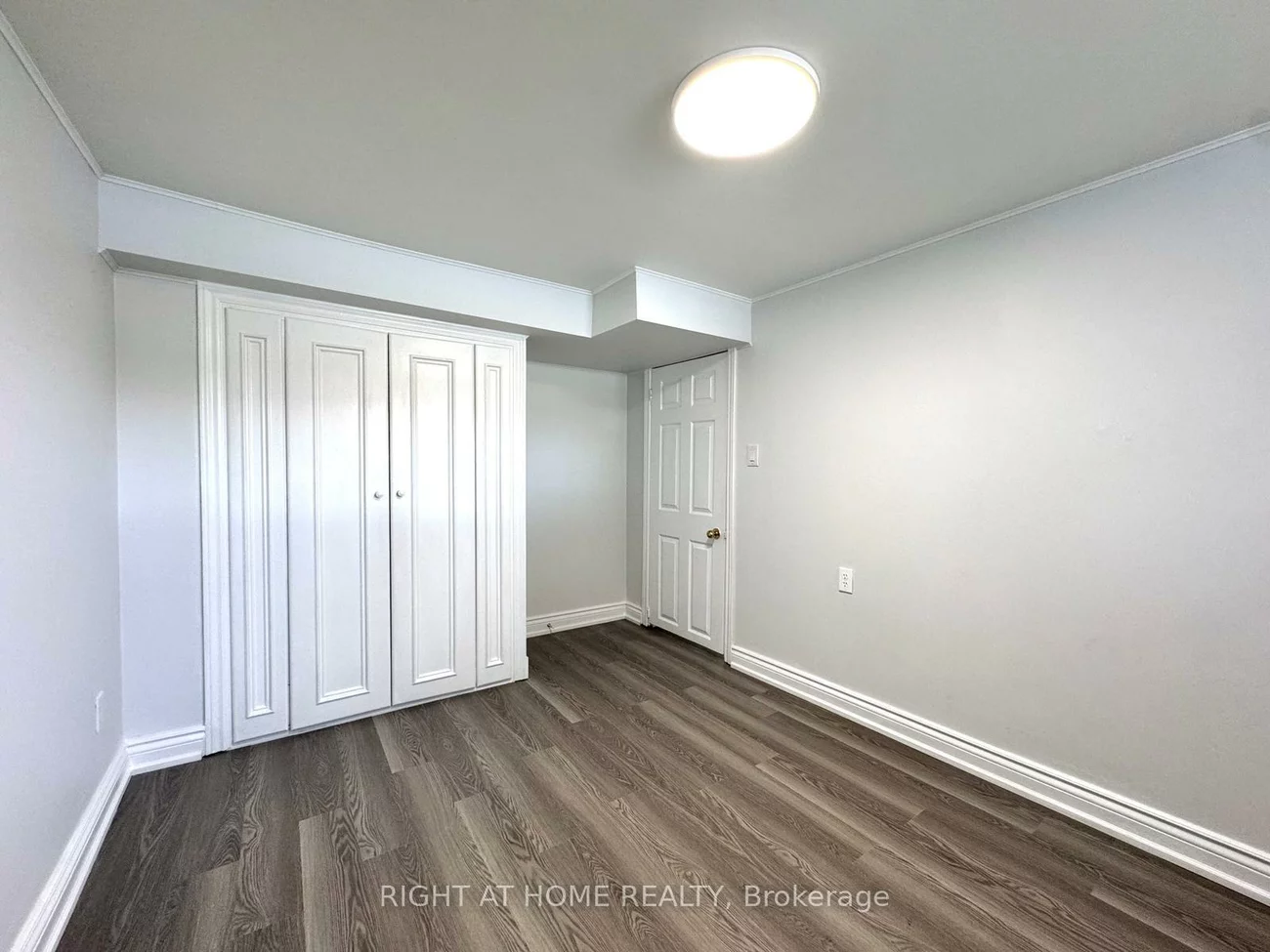 413, Fernleigh, Crosby, Richmond Hill